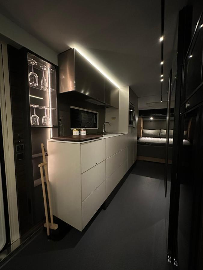Santa'S Luxury Trailer Hotel Rovaniemi Exterior foto